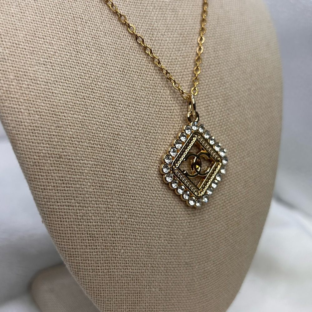 Authentic Chanel Rhinestone CC Zipper Pull Pendant Gold - Picture 7 of 7